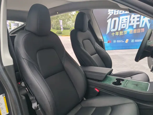 Tesla Model Y — Фото автомобиля 20