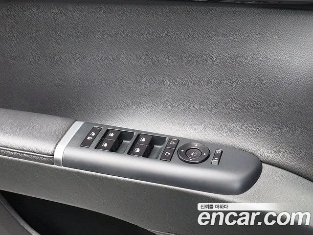Hyundai Grandeur Grandeur (GN7) 2.5 Бензин 2WD — Фото автомобиля 11