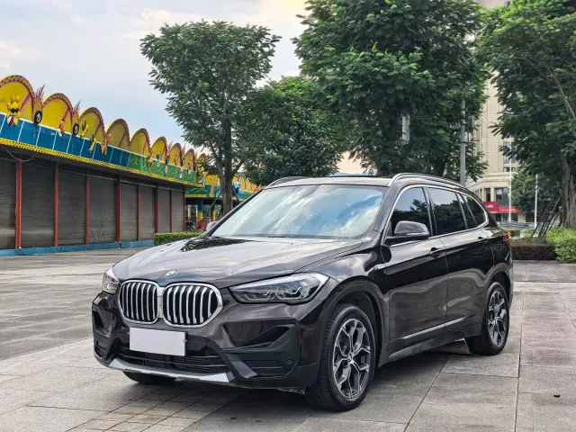 Фотография автомобиля — BMW X1