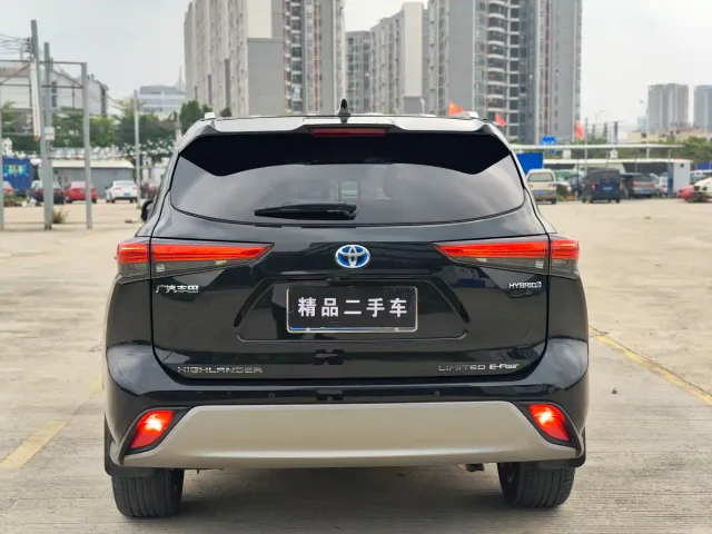 Toyota Highlander — Фото автомобиля 9