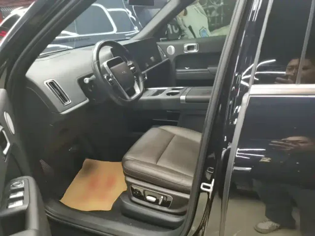 Li Auto L9 — Фото автомобиля 14