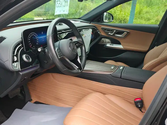Mercedes-Benz E-Class — Фото автомобиля 6