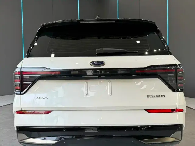 Ford Edge — Фото автомобиля 8