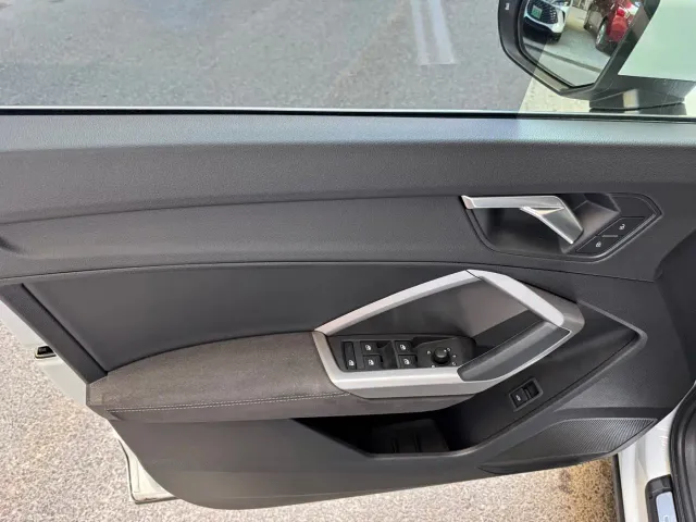 Audi Q3 — Фото автомобиля 9