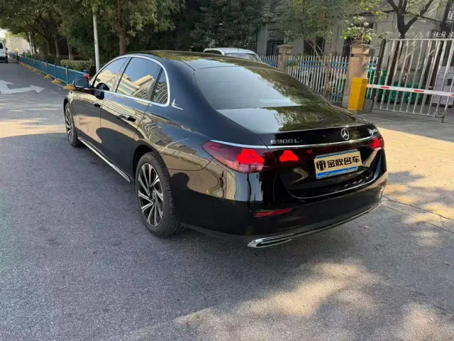 Mercedes-Benz E-Class — Фото автомобиля 8