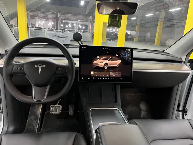 Tesla Model Y — Фото автомобиля 9