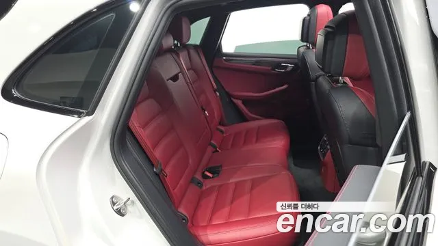 Porsche Macan — Фото автомобиля 11