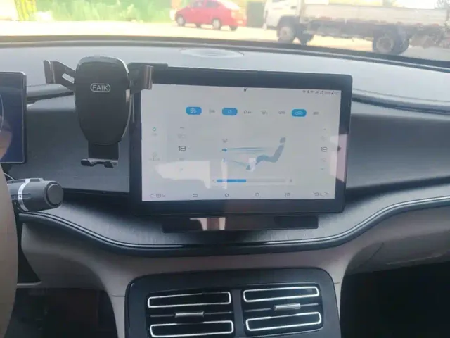 BYD Qin PLUS 2023 Champion Edition DM-i 55KM Leading — Фото автомобиля 12