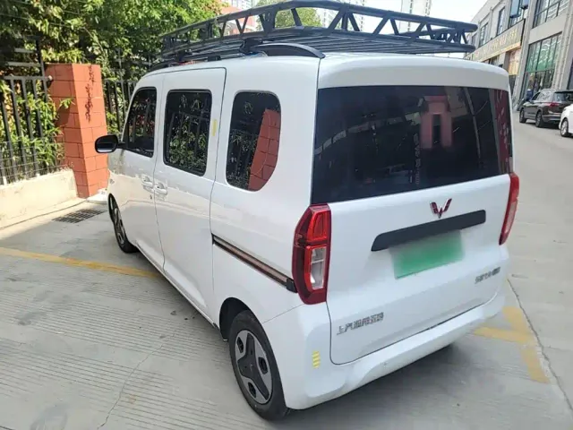 Wuling Zhiguang NEV — Фото автомобиля 4