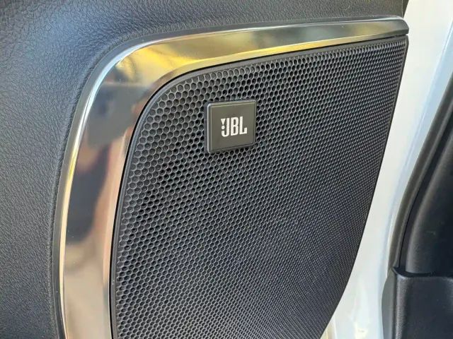 Toyota Alphard — Фото автомобиля 4