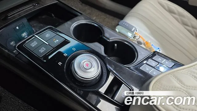 Kia K8 Hybrid — Фото автомобиля 12