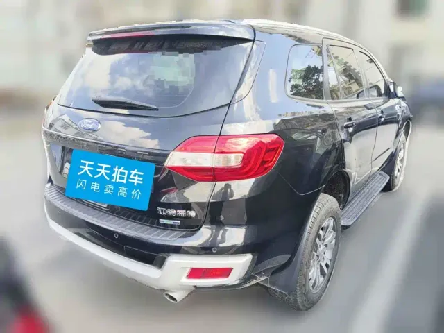 Ford Everest — Фото автомобиля 2