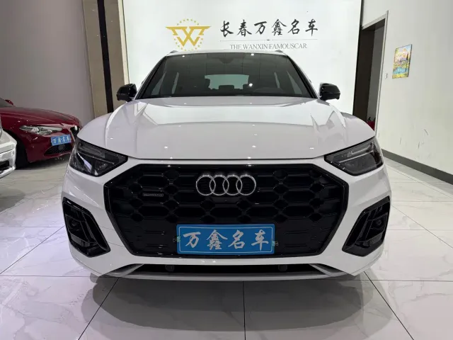 Audi Q5L — Фото автомобиля 2