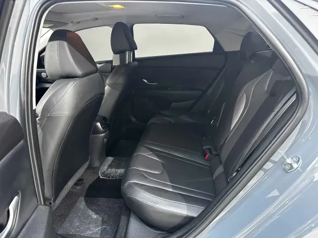 Hyundai Elantra — Фото автомобиля 26