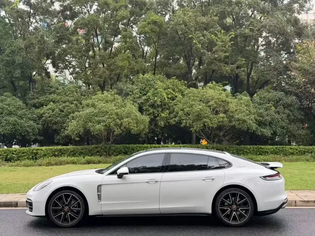 Porsche Panamera — Фото автомобиля 3