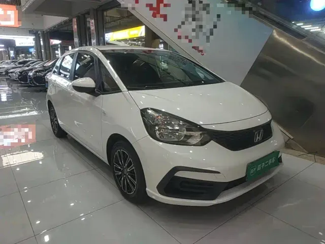 Honda Fit — Фото автомобиля 3