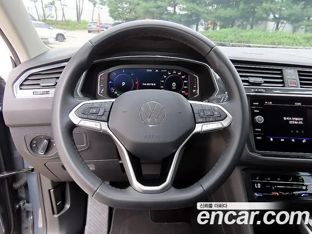 Volkswagen Tiguan Tiguan 2 поколение 2.0 TDI Premium — Фото автомобиля 8
