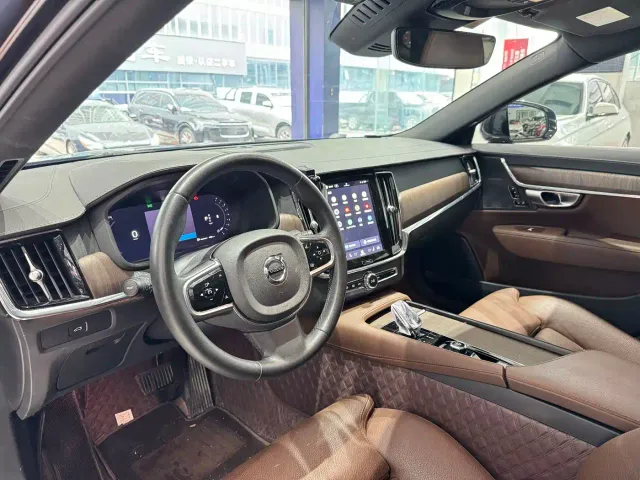 Volvo S90 — Фото автомобиля 6