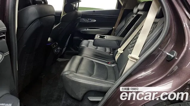 Genesis GV70 — Фото автомобиля 11