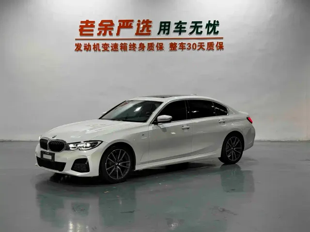 Фотография автомобиля — BMW 3 Series