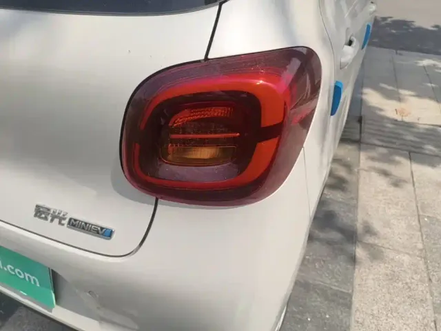 Wuling Hongguang Mini EV — Фото автомобиля 7