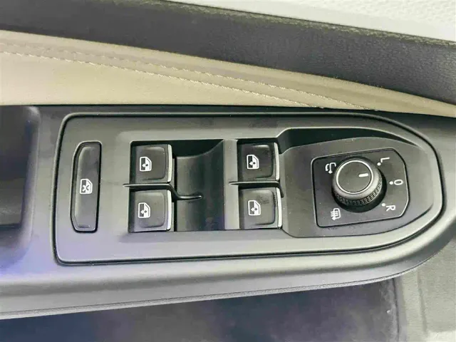 Volkswagen Golf — Фото автомобиля 19