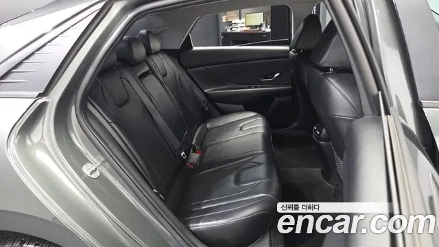 Hyundai AVANTE Avante (CN7) — Фото автомобиля 12