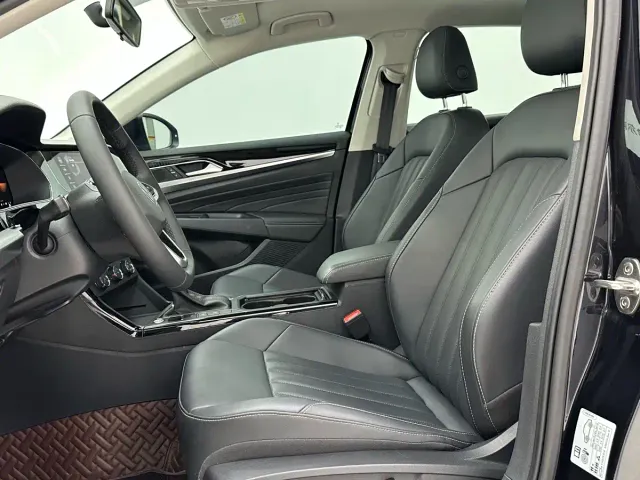 Volkswagen Passat — Фото автомобиля 7