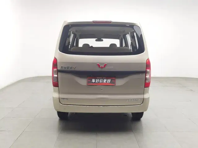 Wuling Hongguang V — Фото автомобиля 4