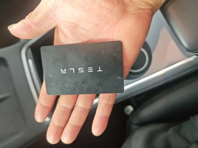 Tesla Model Y — Фото автомобиля 8