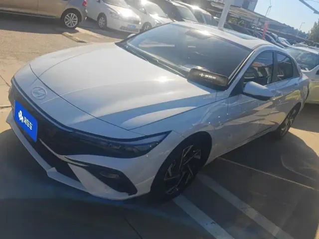 Фотография автомобиля — Hyundai Elantra