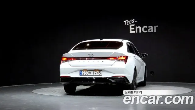 Hyundai AVANTE Avante (CN7) — Фото автомобиля 4
