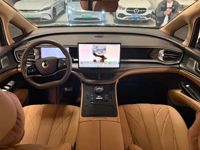 Denza Denza D9 2025 EV Smart Driving Edition 620 Flagship — Фото автомобиля 11
