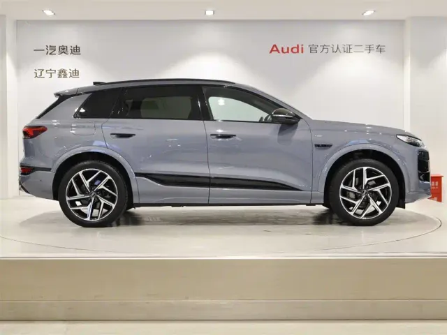 Audi Q6L e-tron — Фото автомобиля 3