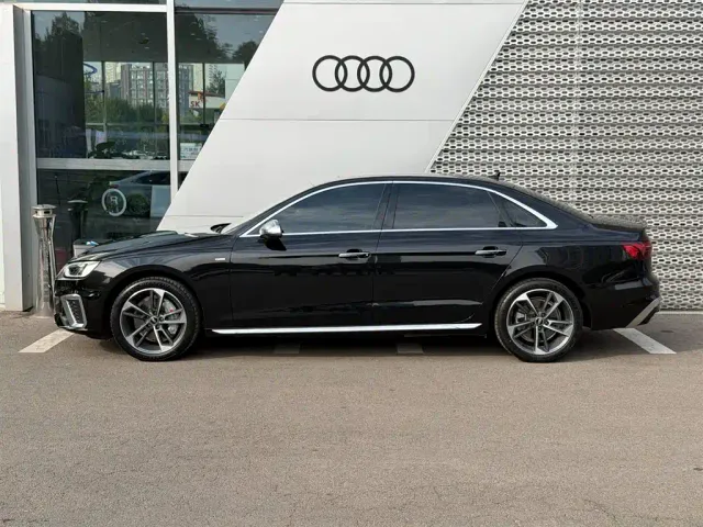 Audi A4L — Фото автомобиля 19