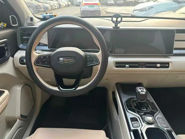 Geely ICON — Фото автомобиля 6