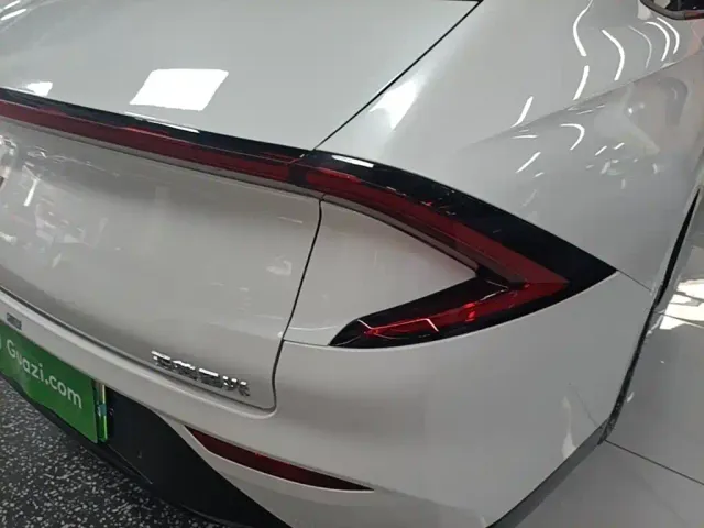 Wuling Starlight — Фото автомобиля 7