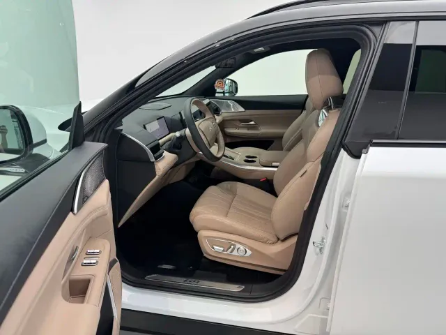 Xpeng G9 — Фото автомобиля 6