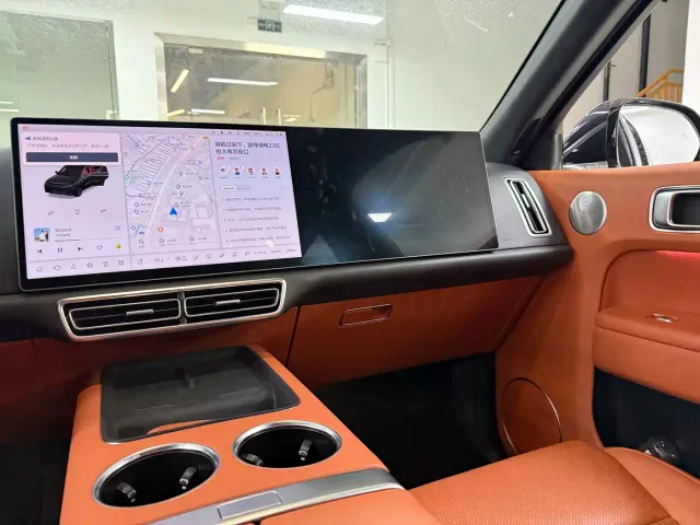 Li Auto L8 — Фото автомобиля 18