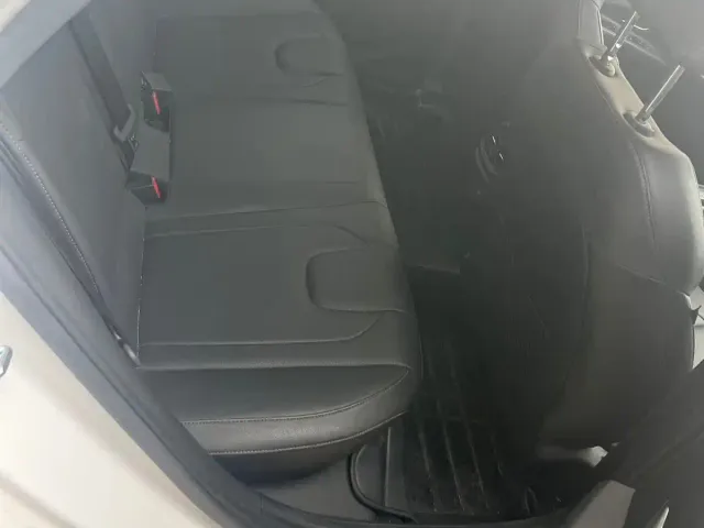 Hyundai Elantra — Фото автомобиля 5