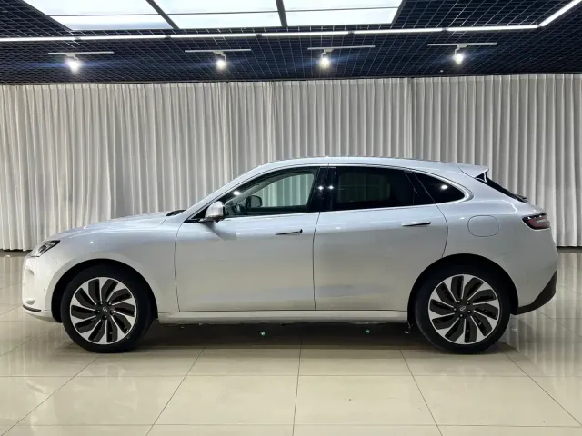 AITO Wenjie AITO M5 2022 Extended Range AWD Performance Edition — Фото автомобиля 3
