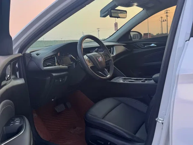 Buick Regal — Фото автомобиля 9