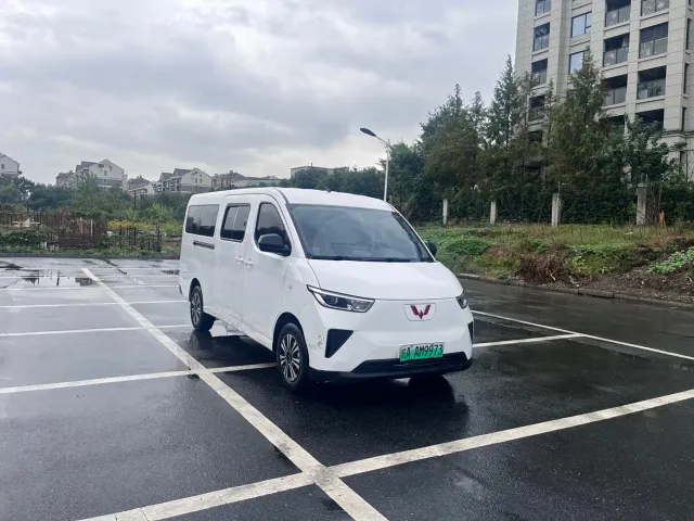 Wuling Yangguang — Фото автомобиля 3