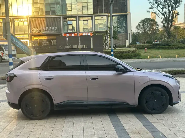 Arcfox T1 — Фото автомобиля 7