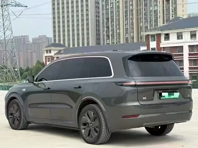 Li Auto L9 — Фото автомобиля 9
