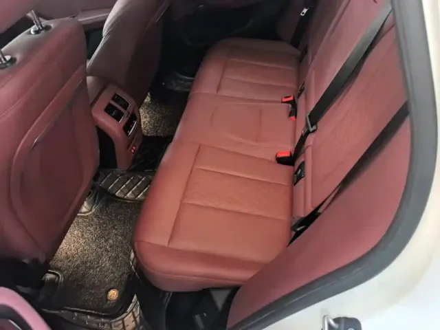BMW iX3 — Фото автомобиля 16