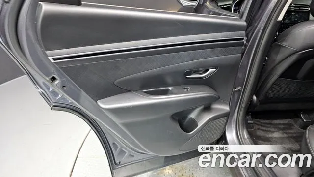Hyundai Tucson Tucson (NX4) Дизель 2.0 4WD — Фото автомобиля 25