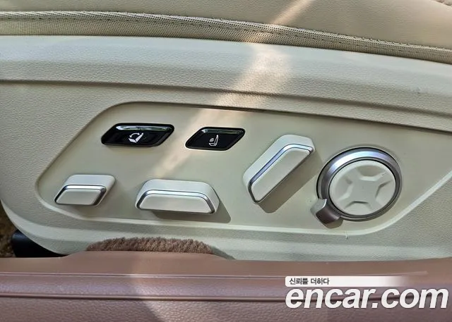 Hyundai Grandeur Grandeur (GN7) 2.5 Бензин 2WD — Фото автомобиля 15