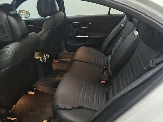 Mercedes-Benz C-Class — Фото автомобиля 16
