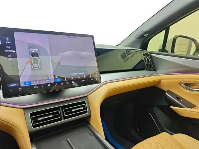 BYD Song L DM-i — Фото автомобиля 24